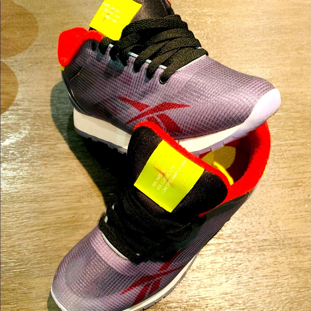 RARE Concept Sample REEBOKS! Fantastic condition. Worn once! So unique!